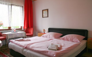Ferienzimmer (gro�) mit 1er Aufbettung